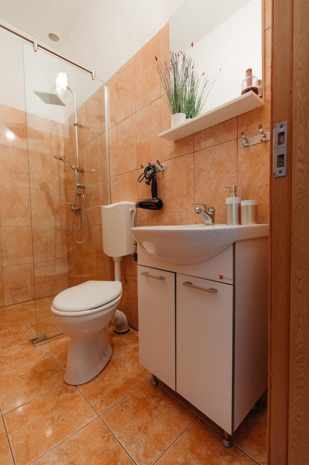 Flh - Apartament Mai Cu Aroma De Cafea Si Ceai 锡比乌 外观 照片